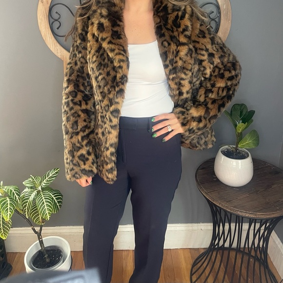 Tahari Brown Leopard Print Teddy Jacket - Picture 3 of 9